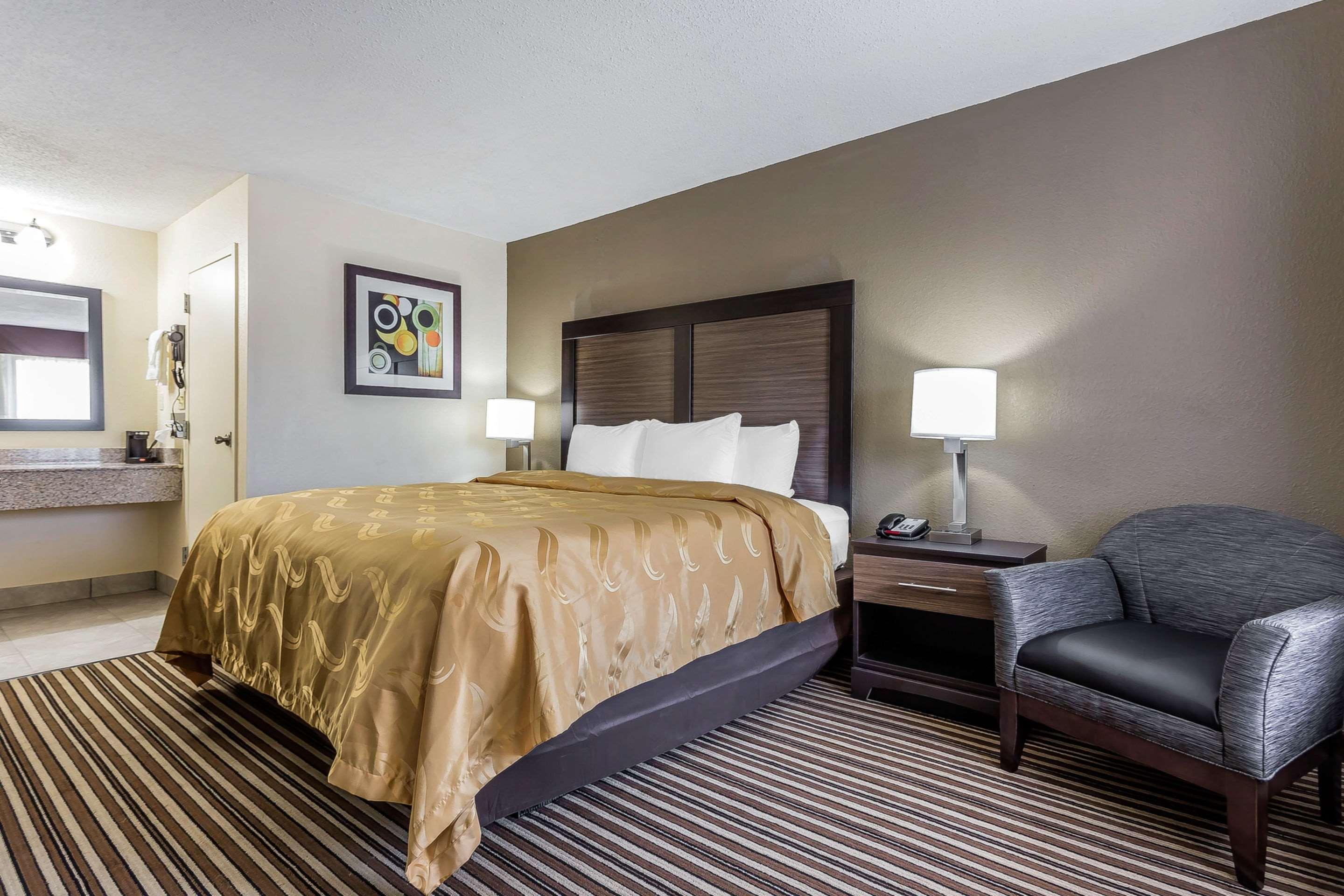 Quality Inn Aberdeen Экстерьер фото